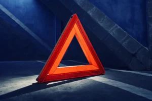 Voyant triangle orange : causes, risques et premières démarches